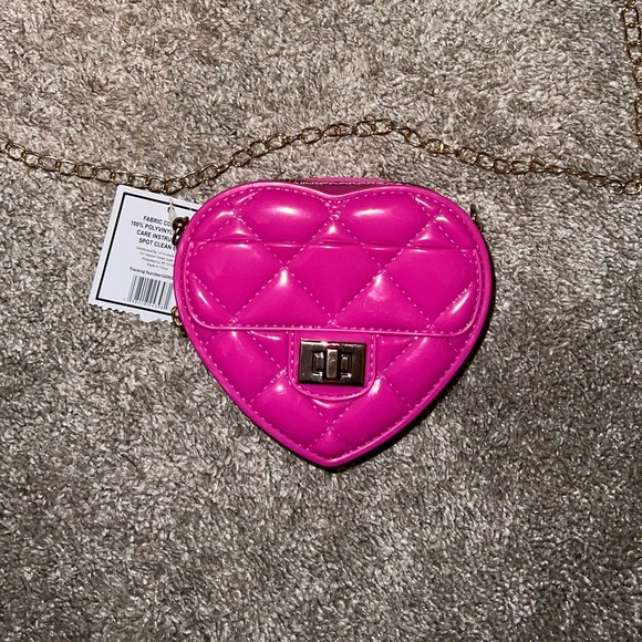 Pink Heart-Shaped Quilted Bag w/Gold Chain. NWT - Picture 1 of 3